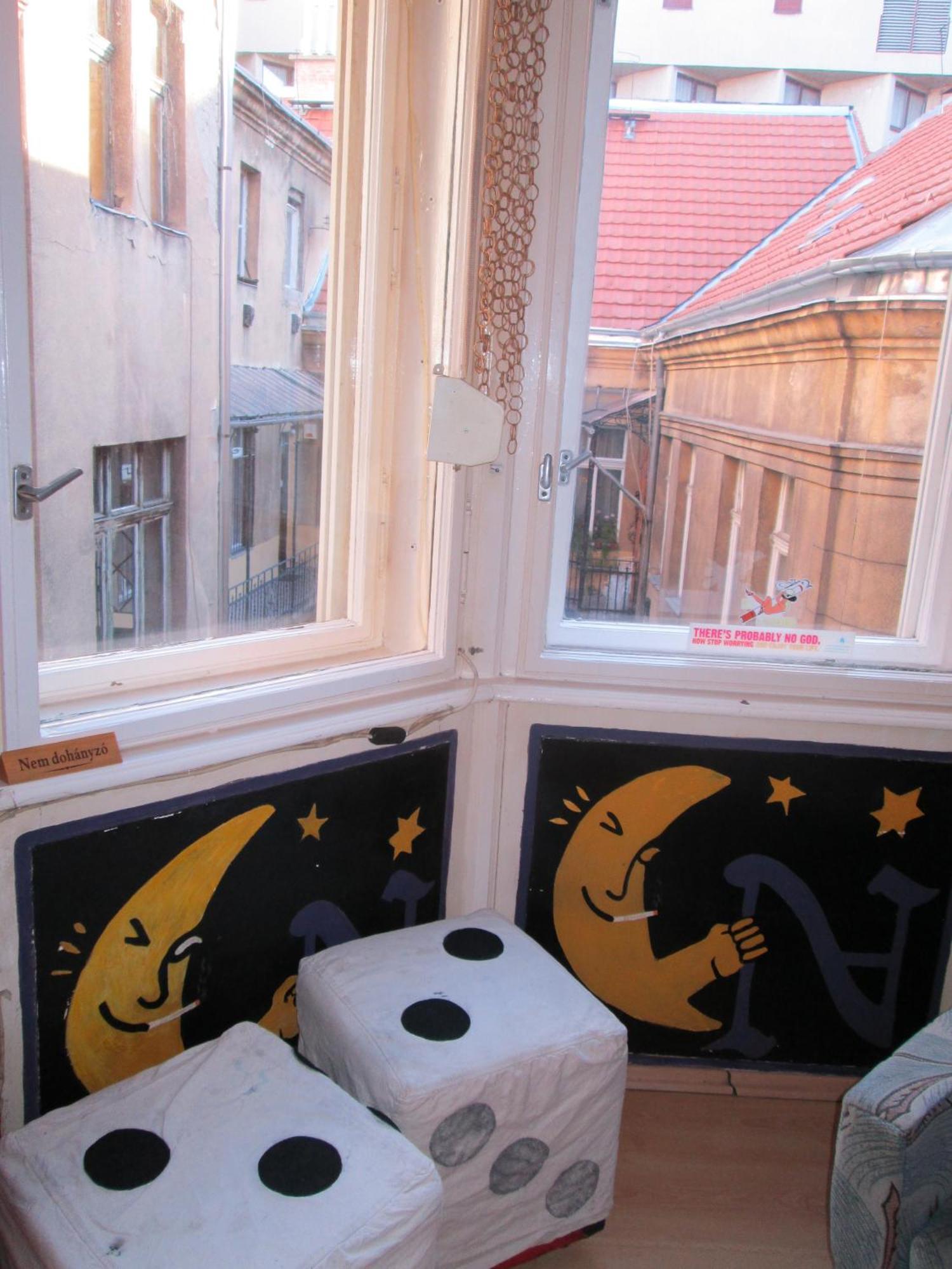 Carpe Noctem Hostel Budapeste Exterior foto